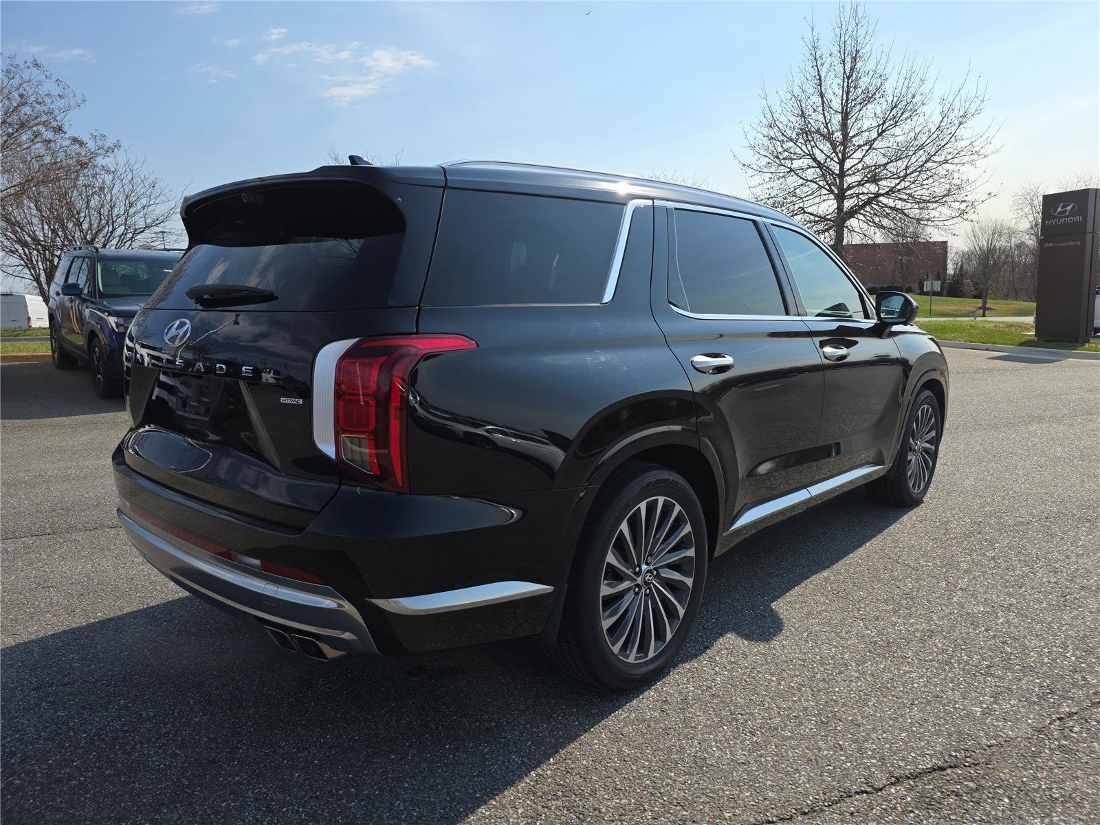 Used 2024 Hyundai Palisade Calligraphy image 4