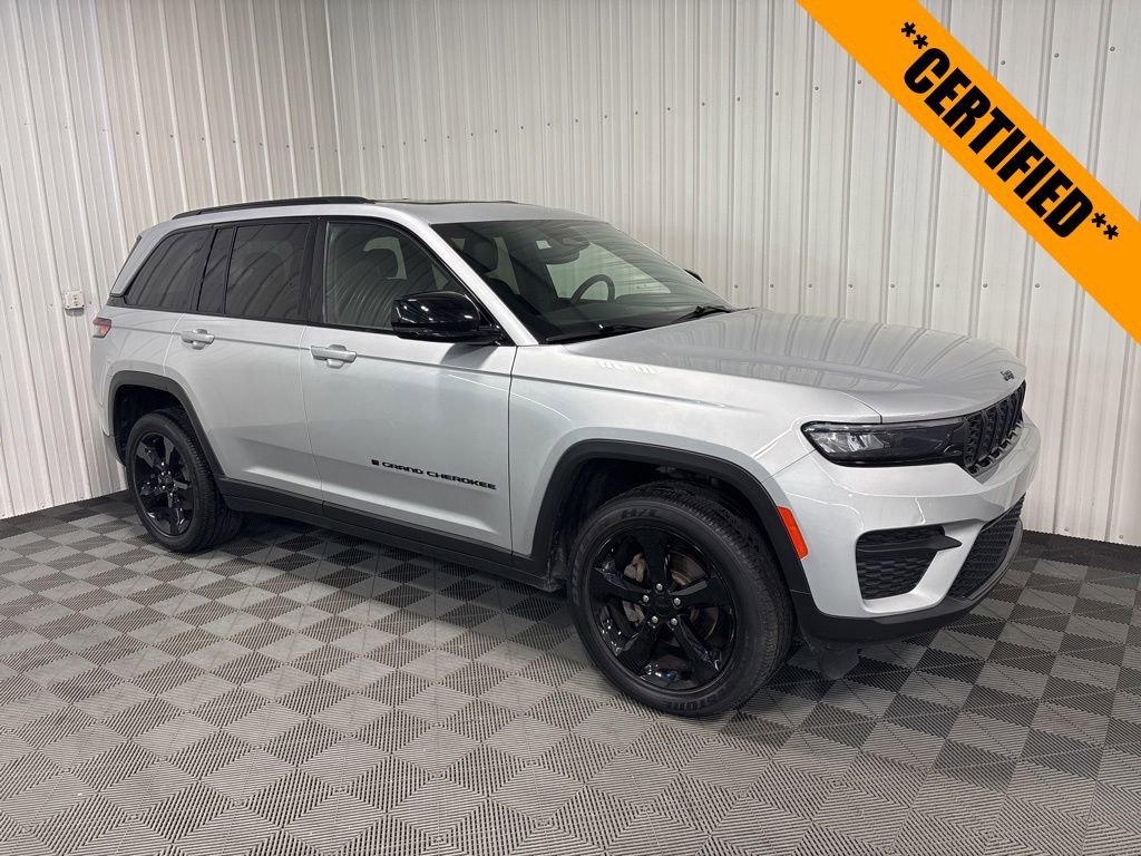 Certified 2022 Jeep Grand Cherokee Altitude image 1
