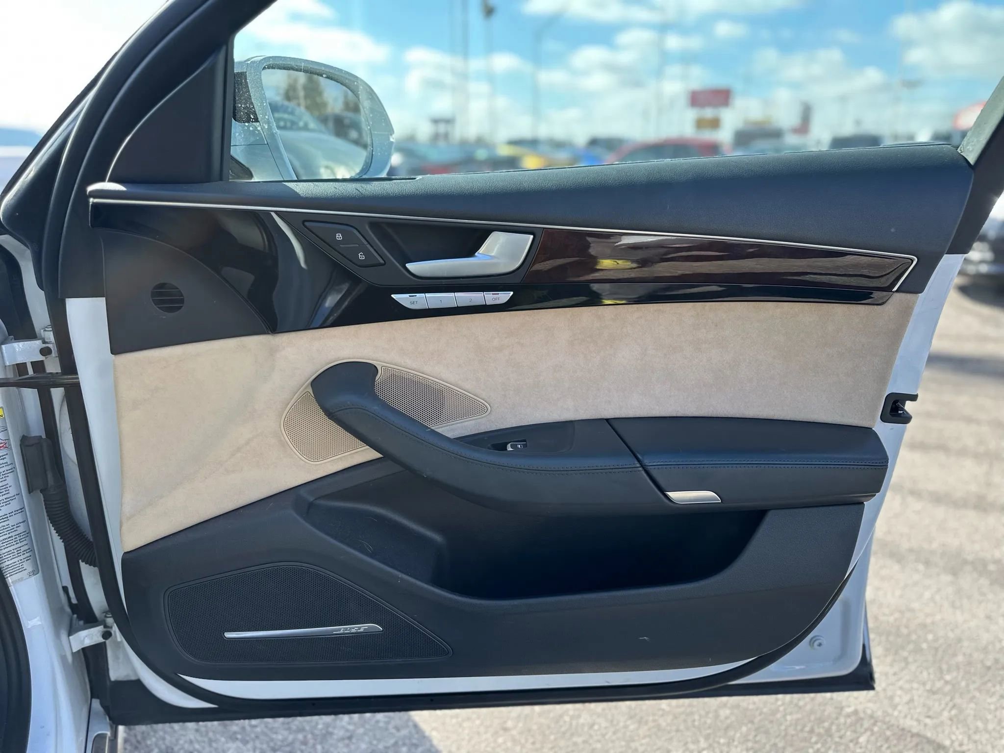 Used 2014 Audi A8 L 4.0T w/ Luxury Package image 21