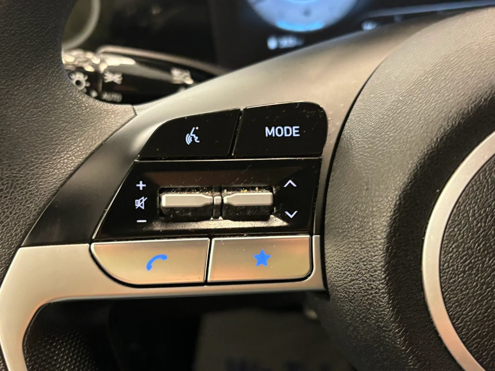 Used 2024 Hyundai Elantra SEL FWD image 44