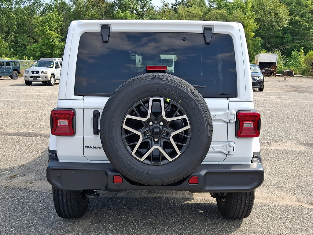 New 2027 Jeep Wrangler Unlimited Sahara AWD/4WD image 7