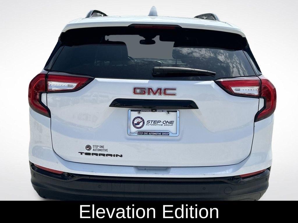 Used 2022 GMC Terrain SLT w/ Elevation Edition FWD image 7