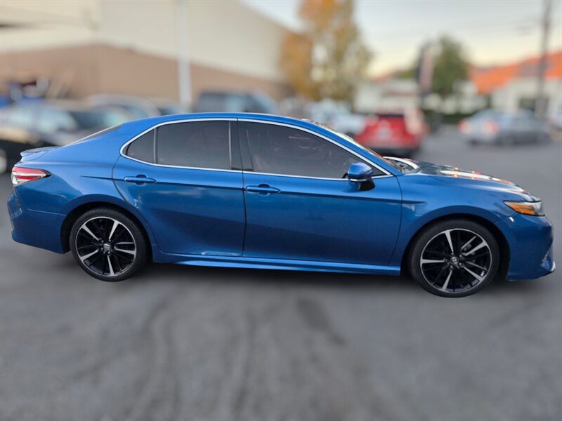 Used 2018 Toyota Camry XSE FWD image 8