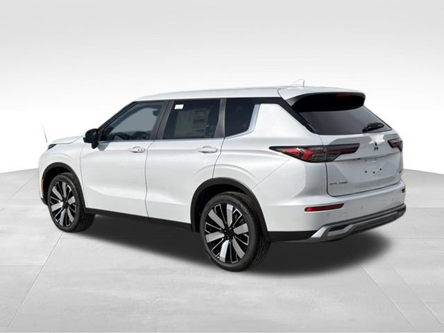 New 2026 Mitsubishi Outlander SE FWD image 3