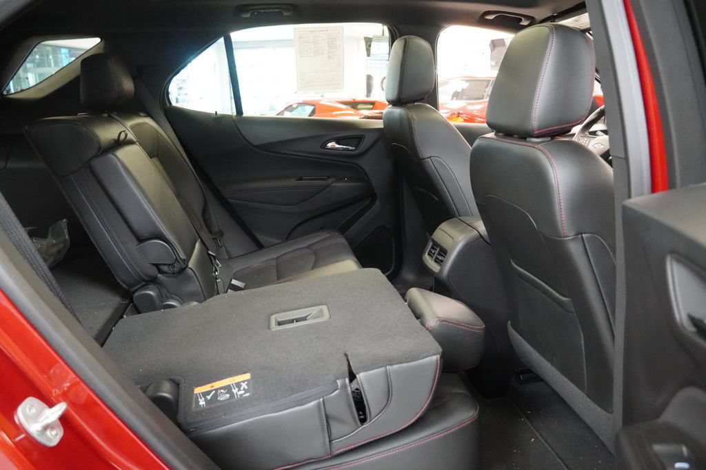 Certified 2023 Chevrolet Equinox RS FWD image 35