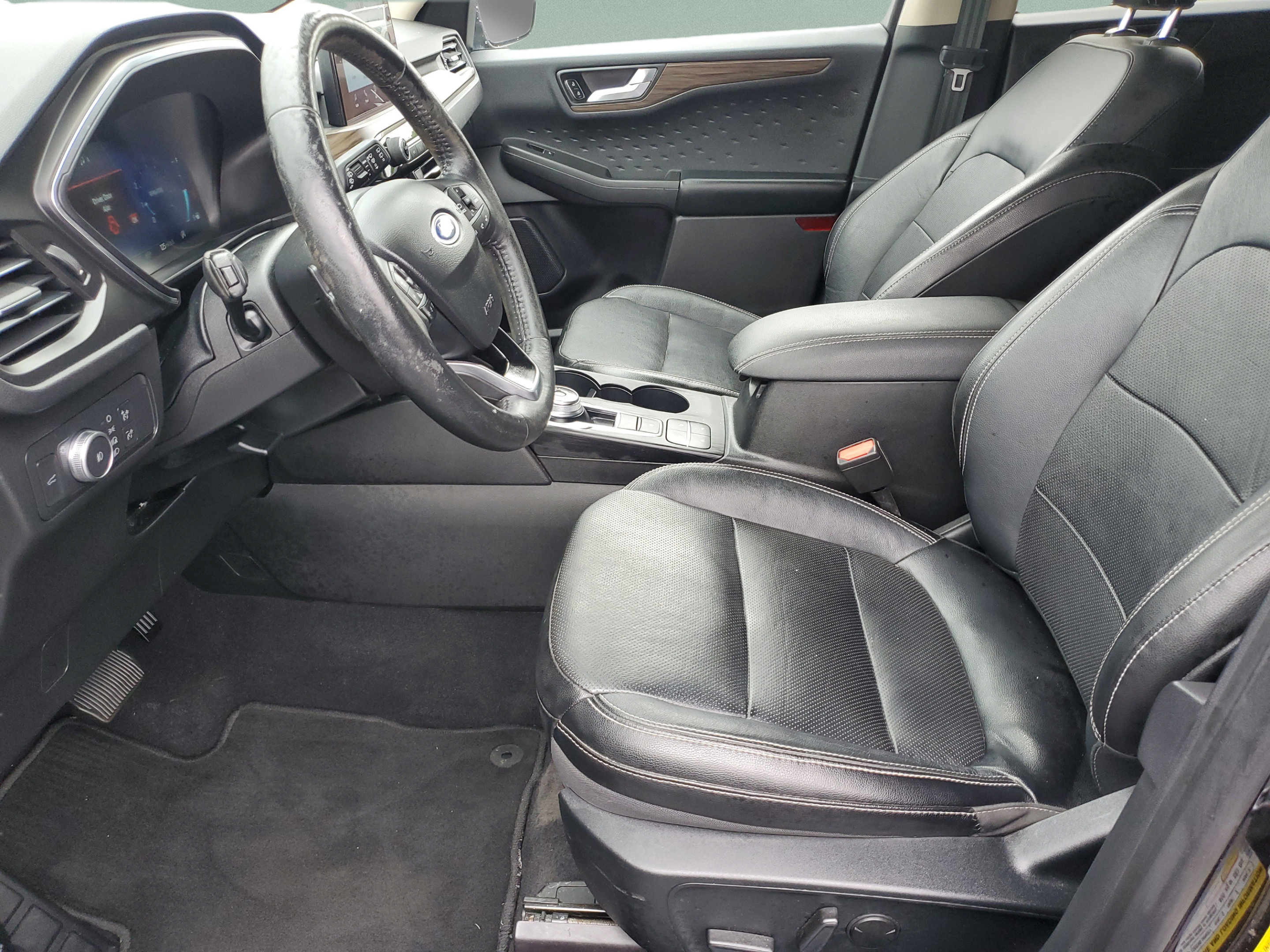 Certified 2020 Ford Escape Titanium AWD/4WD image 15