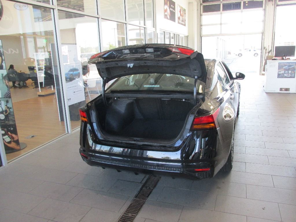 Used 2024 Nissan Altima 2.5 SV image 30