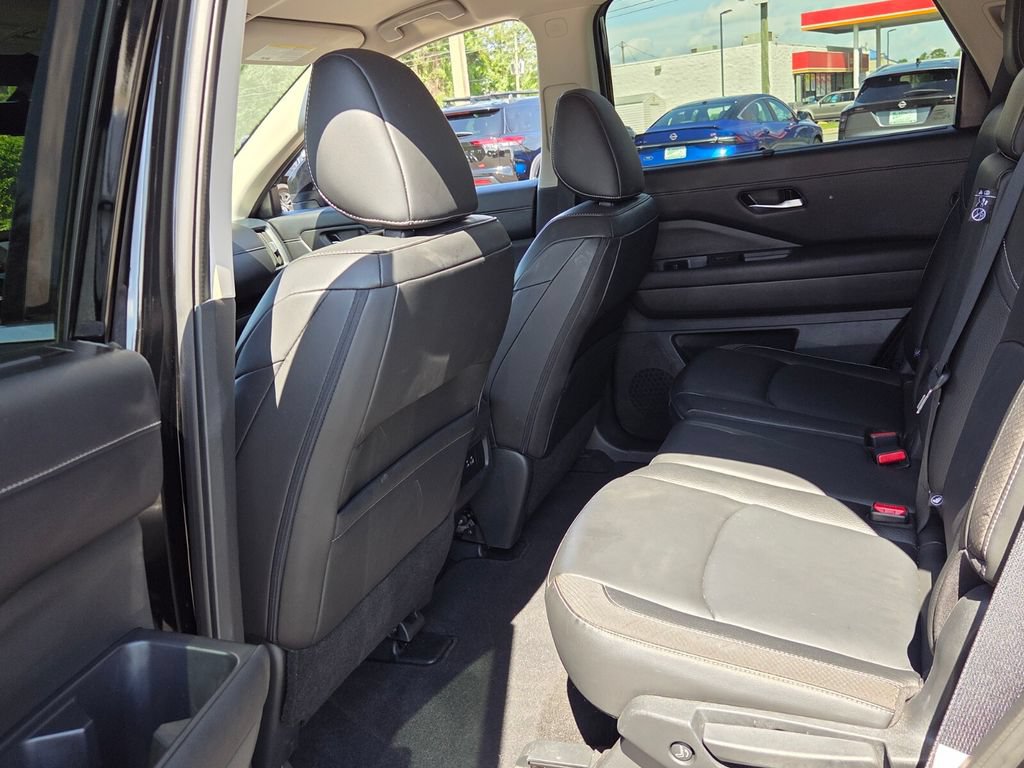 Certified 2025 Nissan Pathfinder SL AWD/4WD image 5