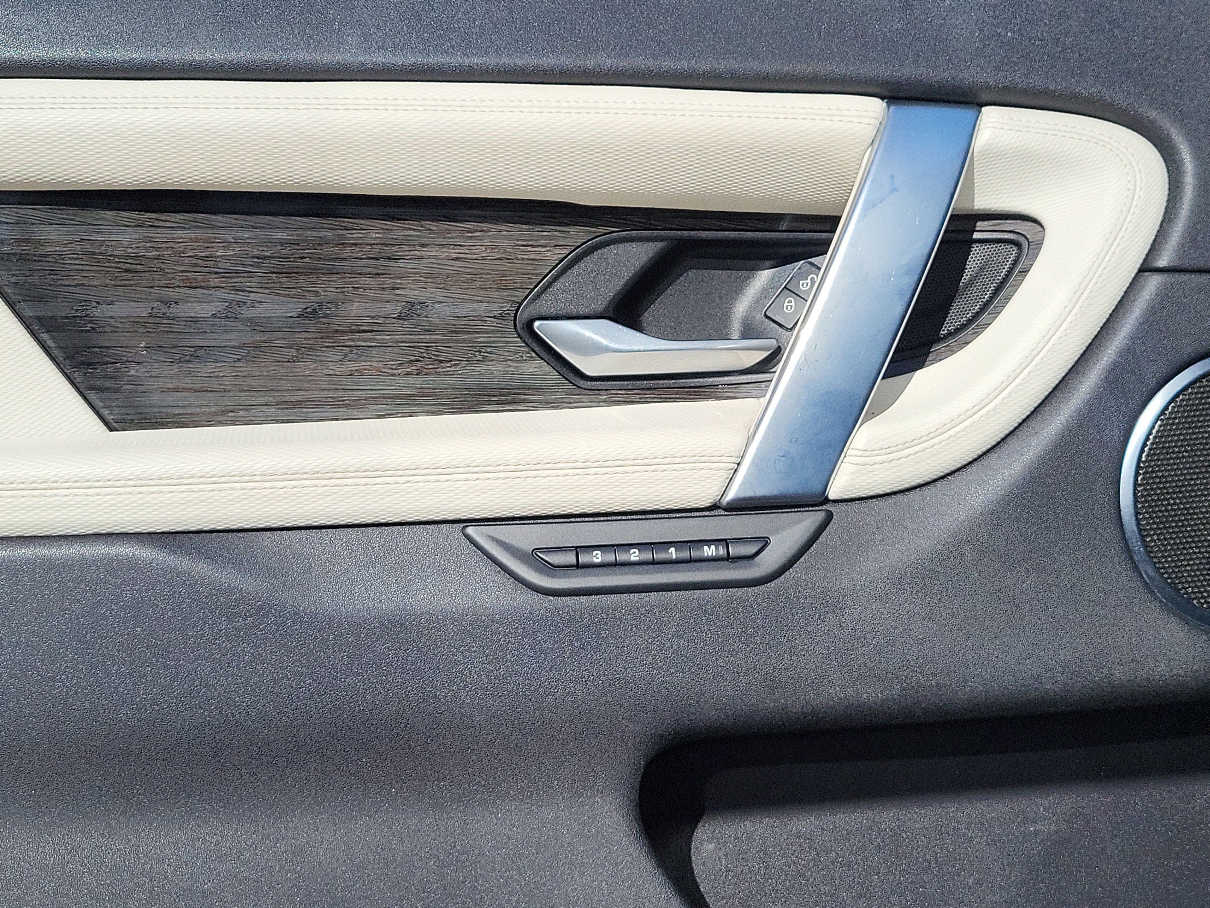 Used 2020 Land Rover Discovery Sport S R-Dynamic image 6