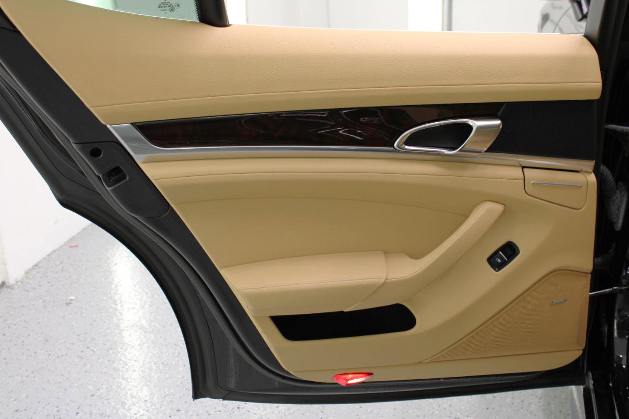 Used 2014 Porsche Panamera S image 43