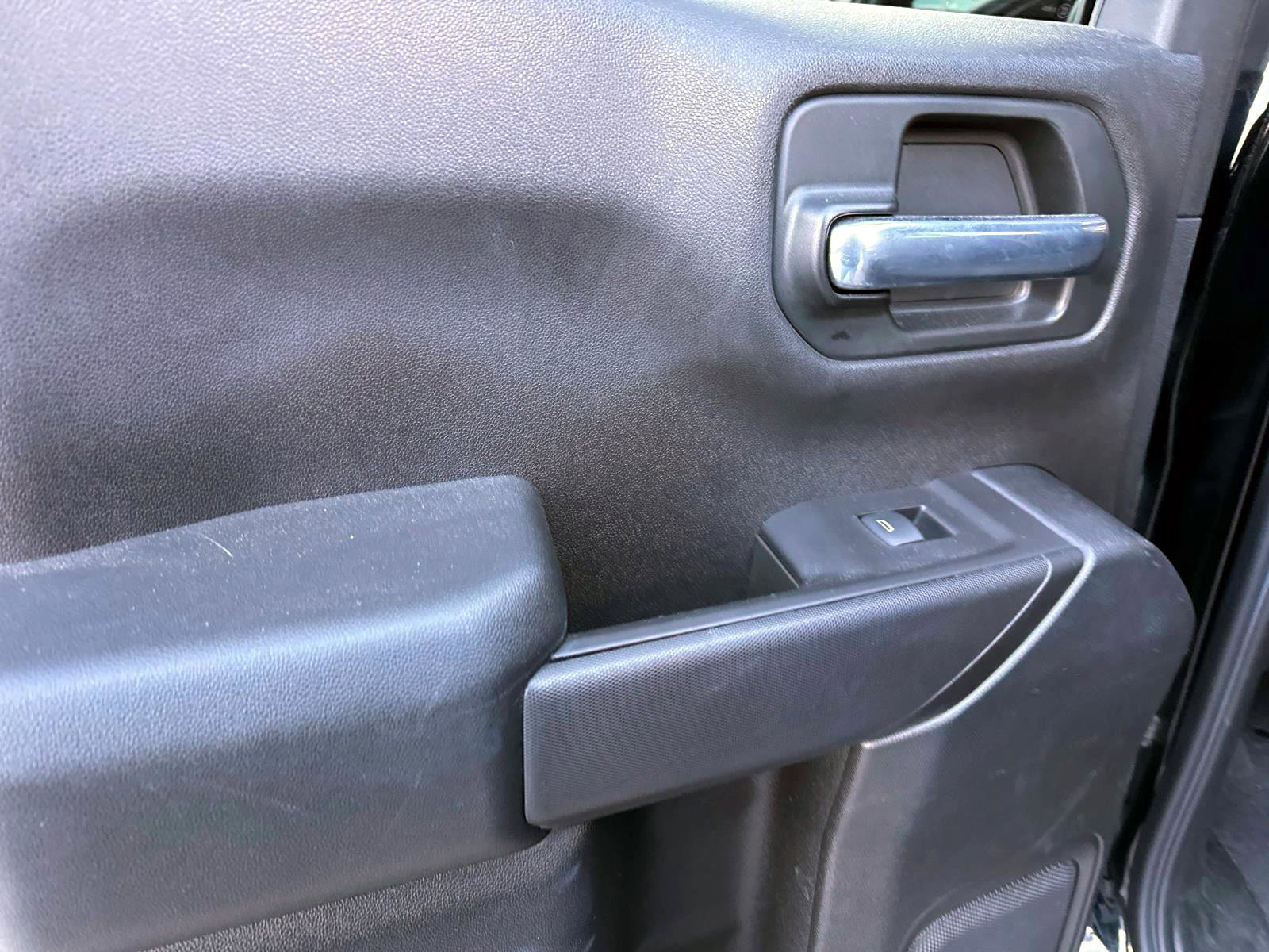 Used 2020 Chevrolet Silverado 1500 LT w/ Trailering Package image 8