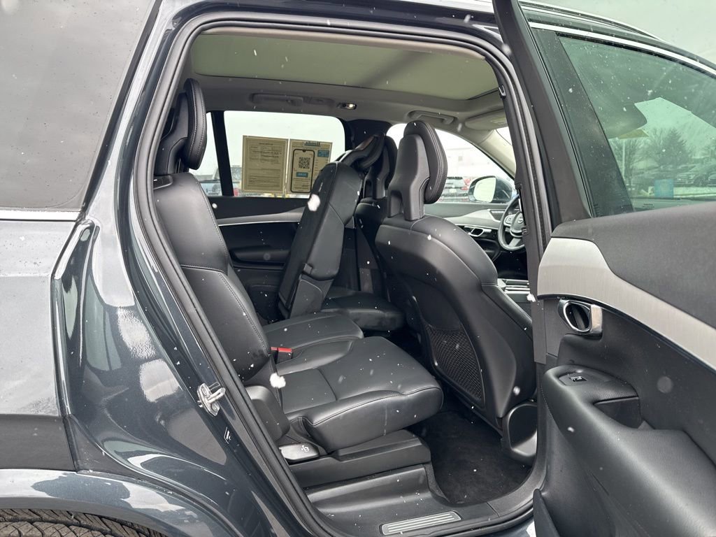 Used 2022 Volvo XC90 T5 Momentum w/ Climate Package image 42