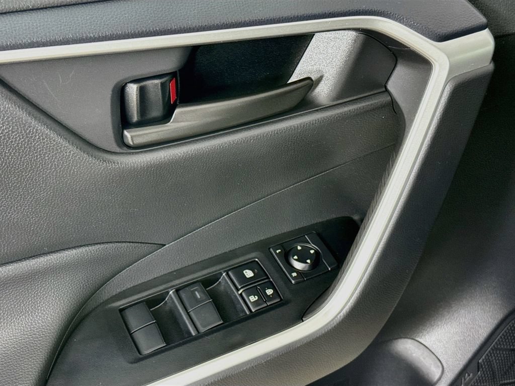 Certified 2024 Toyota RAV4 LE AWD/4WD image 20