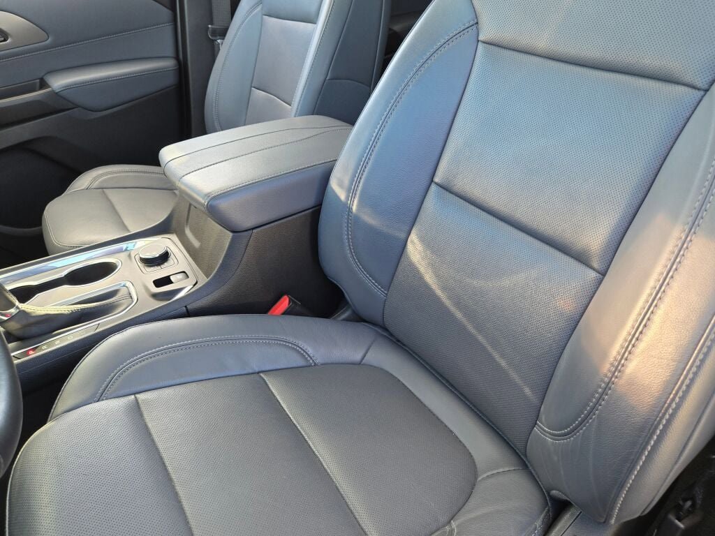 Used 2020 Chevrolet Traverse Premier w/ LPO, Floor Liner Package image 24