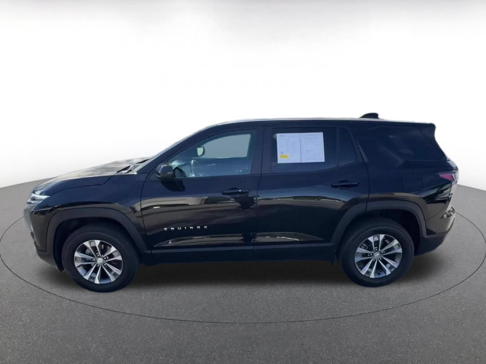Used 2025 Chevrolet Equinox LT FWD image 9