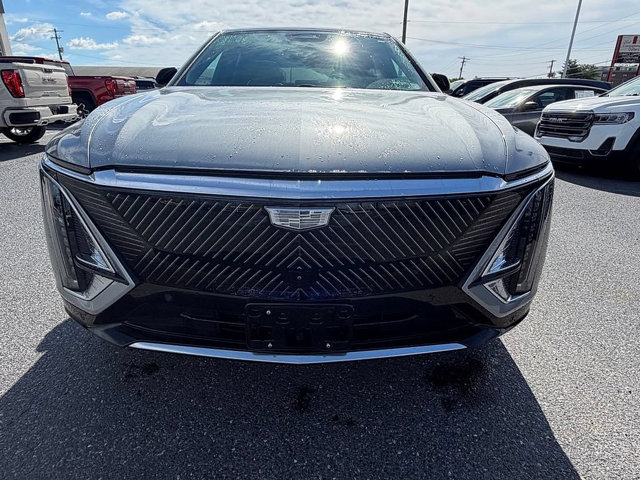 Used 2024 Cadillac Lyriq Luxury w/ LPO, Floor Liner Package AWD/4WD image 9