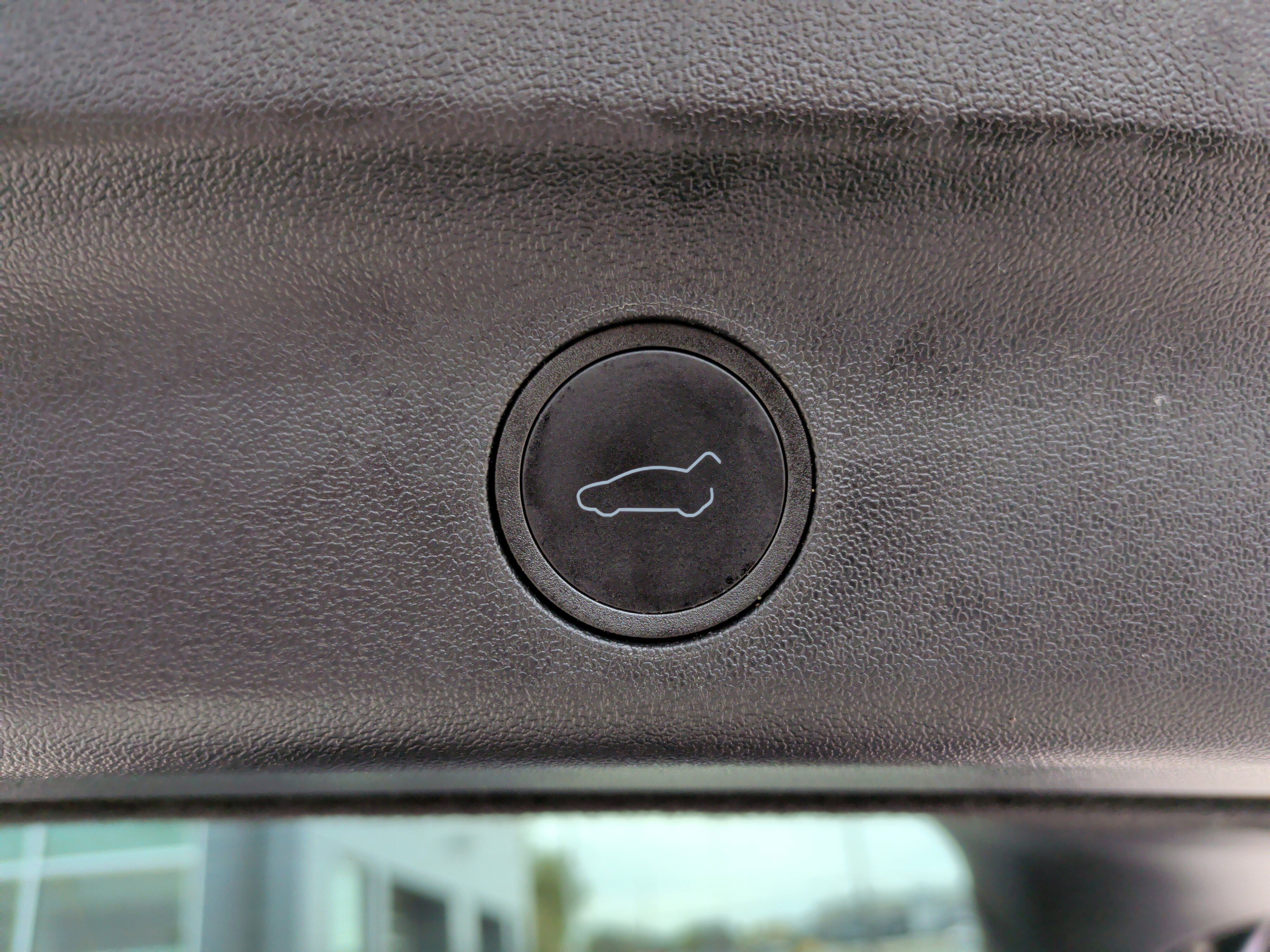 Used 2025 Tesla Model Y Long Range image 38