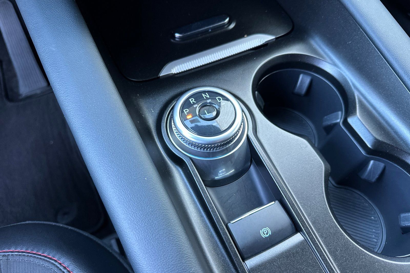 Certified 2025 Ford Explorer ST-Line w/ ST-Line Street Pack image 24