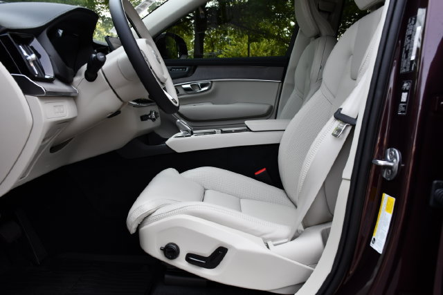 New 2026 Volvo XC90 T8 Ultra w/ Protection Package Premier AWD/4WD image 14