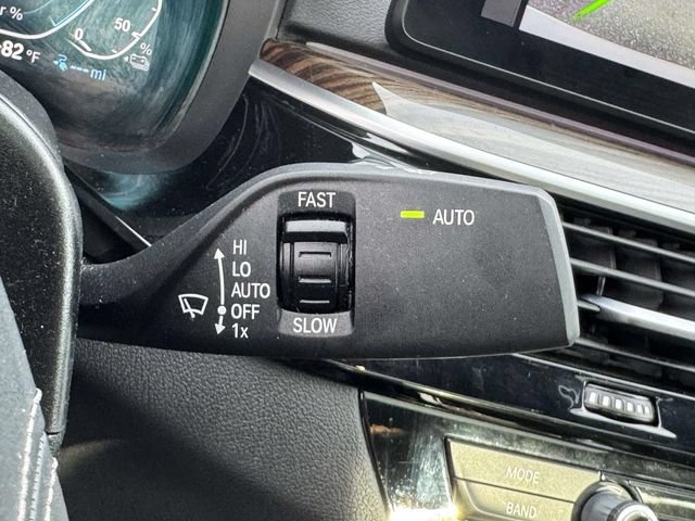 Used 2023 BMW 530e RWD image 31