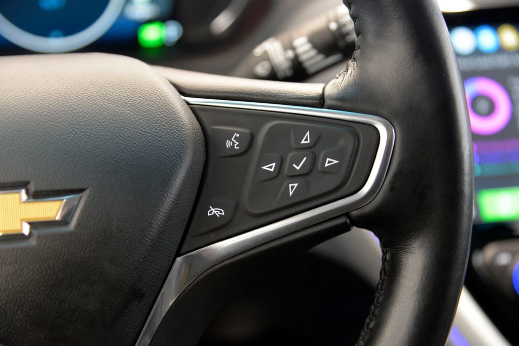 Used 2021 Chevrolet Bolt Premier w/ Infotainment Package image 23