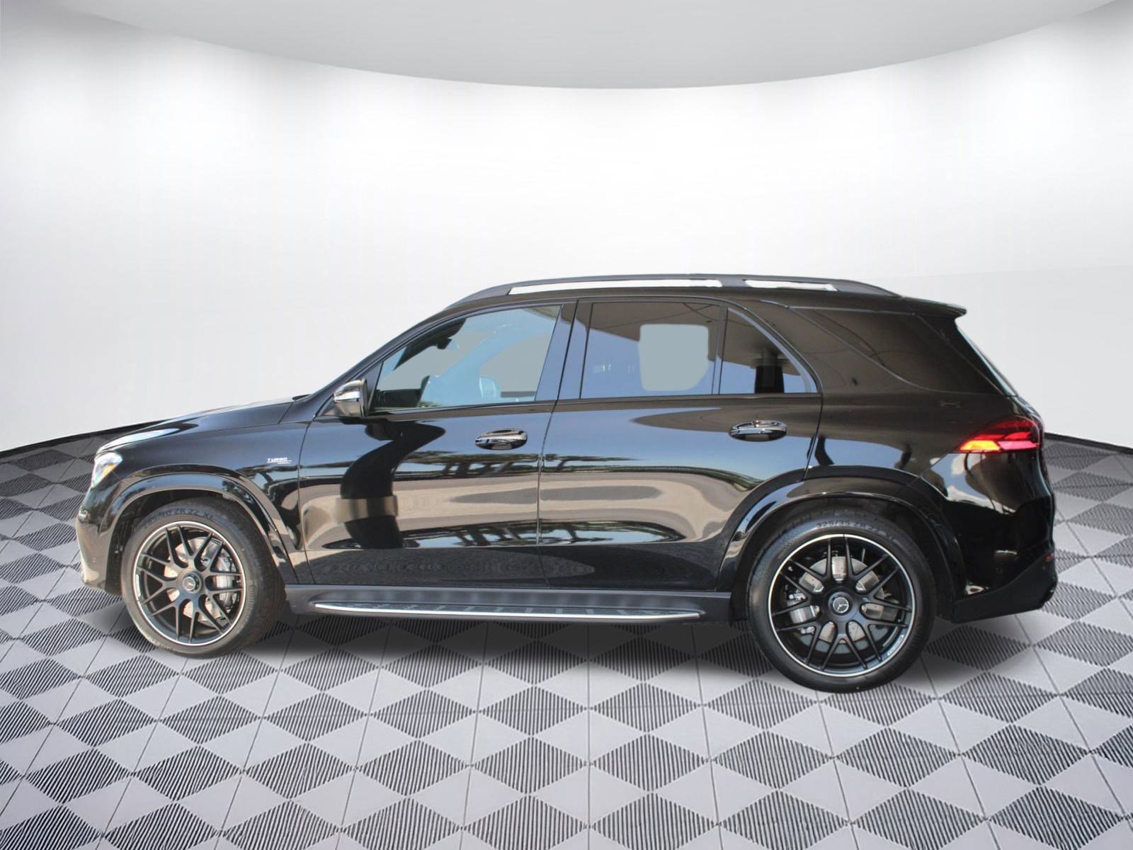 New 2026 Mercedes-Benz GLE 53 AMG 4MATIC image 2