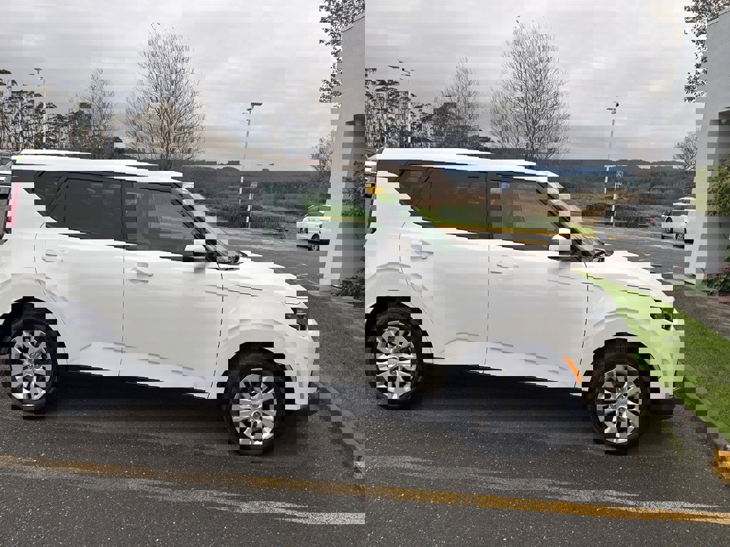 Used 2023 Kia Soul LX image 20