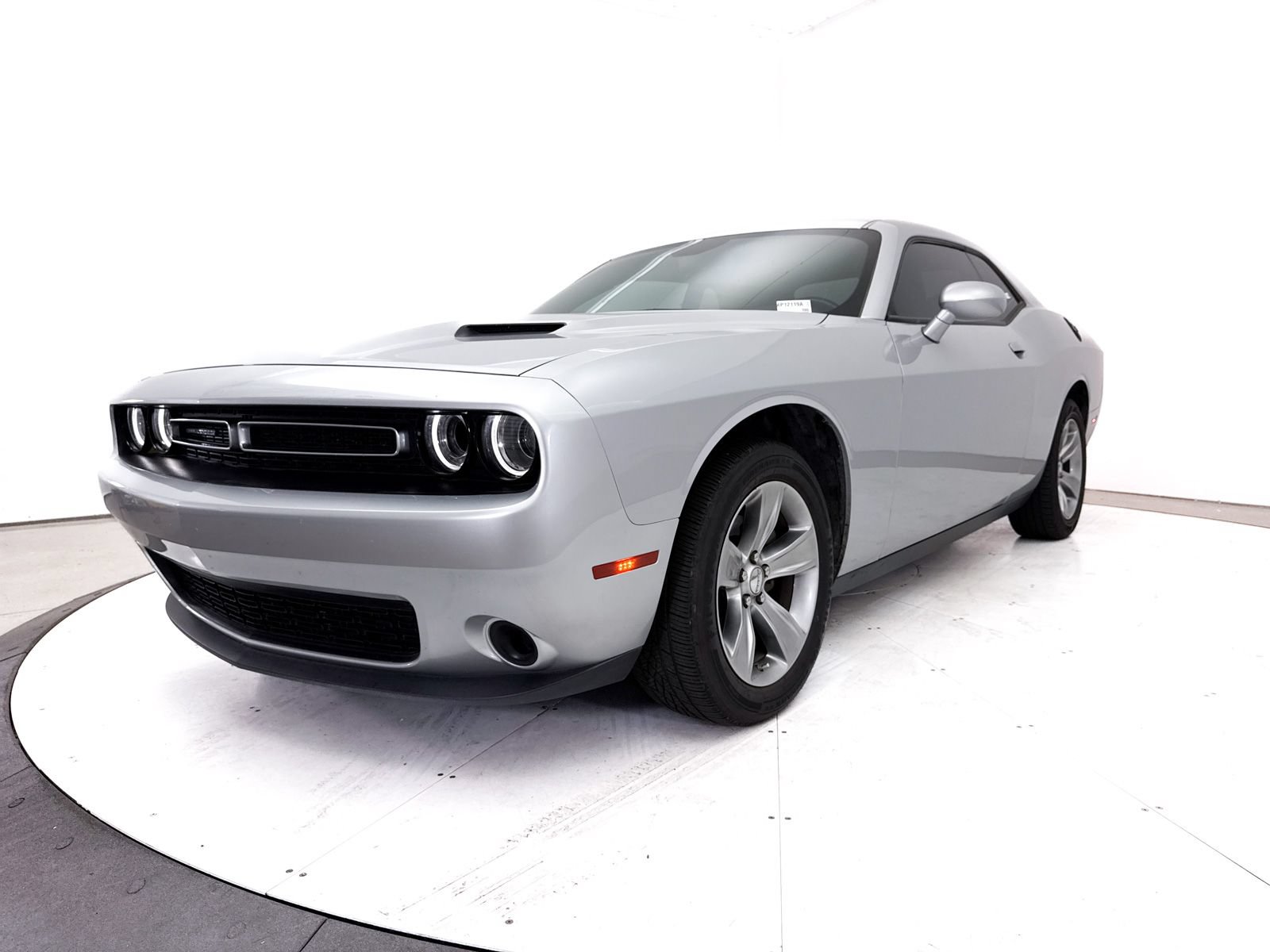 Used 2022 Dodge Challenger SXT RWD image 12
