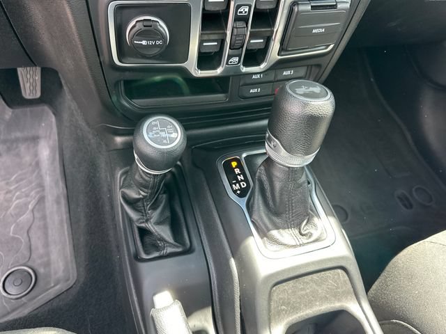 Used 2023 Jeep Wrangler Unlimited AWD/4WD image 24