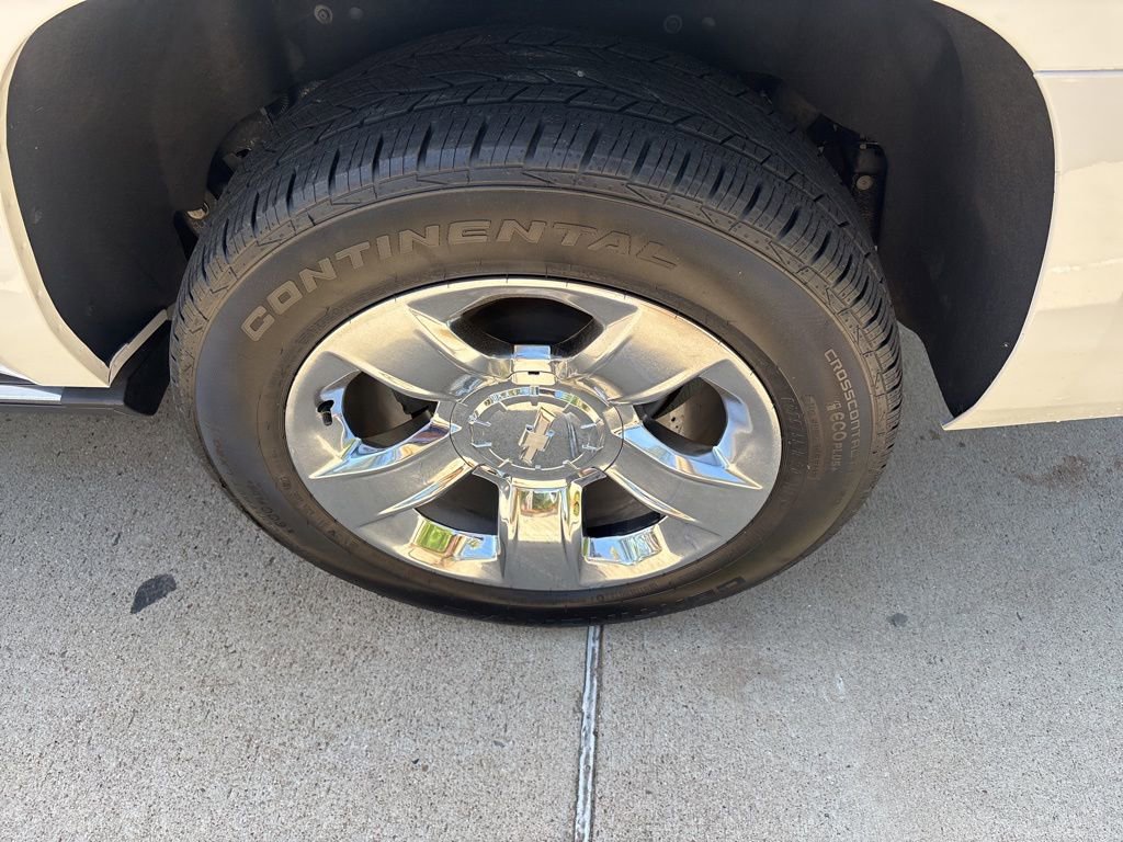 Used 2018 Chevrolet Suburban Premier image 21