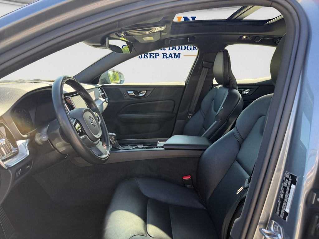 Used 2020 Volvo S60 T5 Momentum FWD image 21