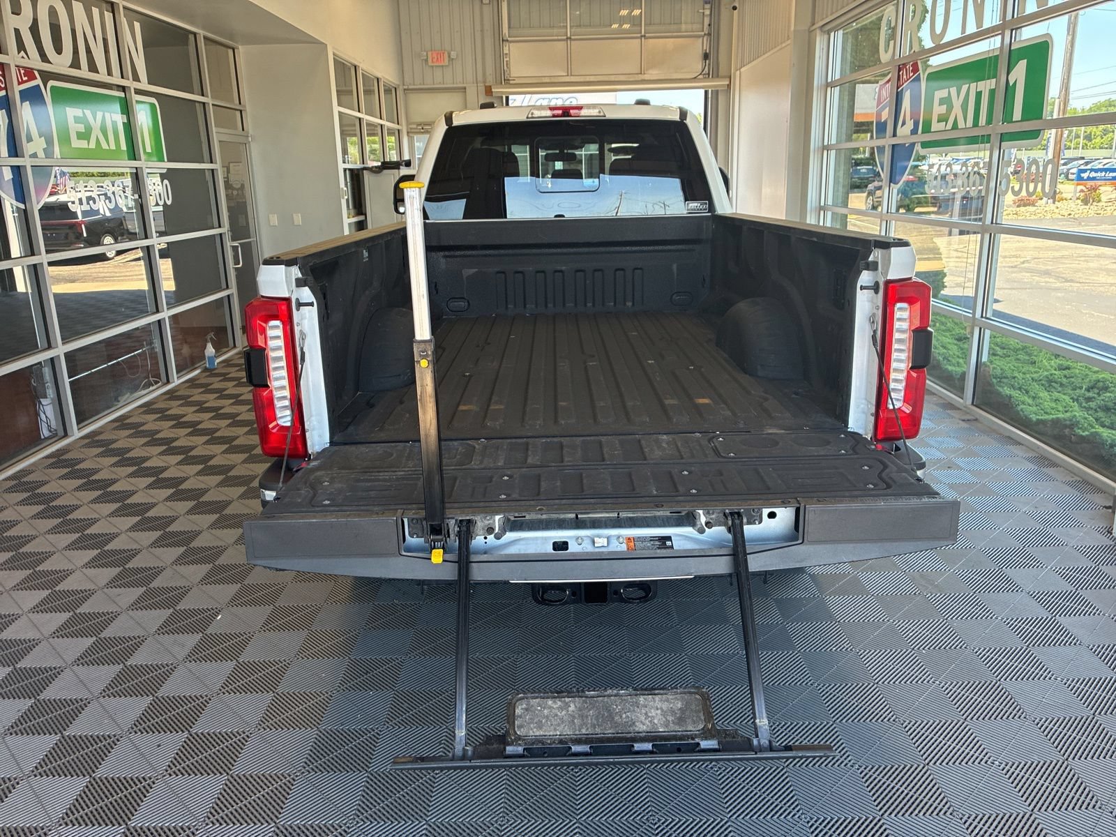 Used 2024 Ford F250 Lariat AWD/4WD image 12