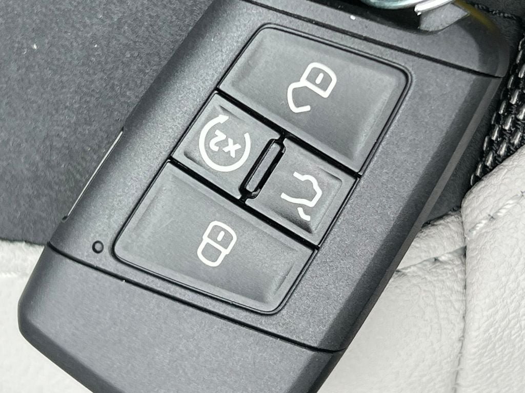 New 2026 Volkswagen Taos SE AWD/4WD image 33