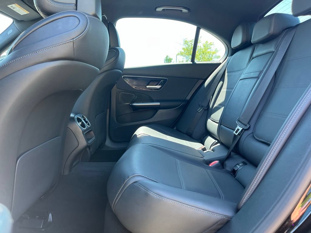 Used 2025 Mercedes-Benz C 300 4MATIC Sedan image 20