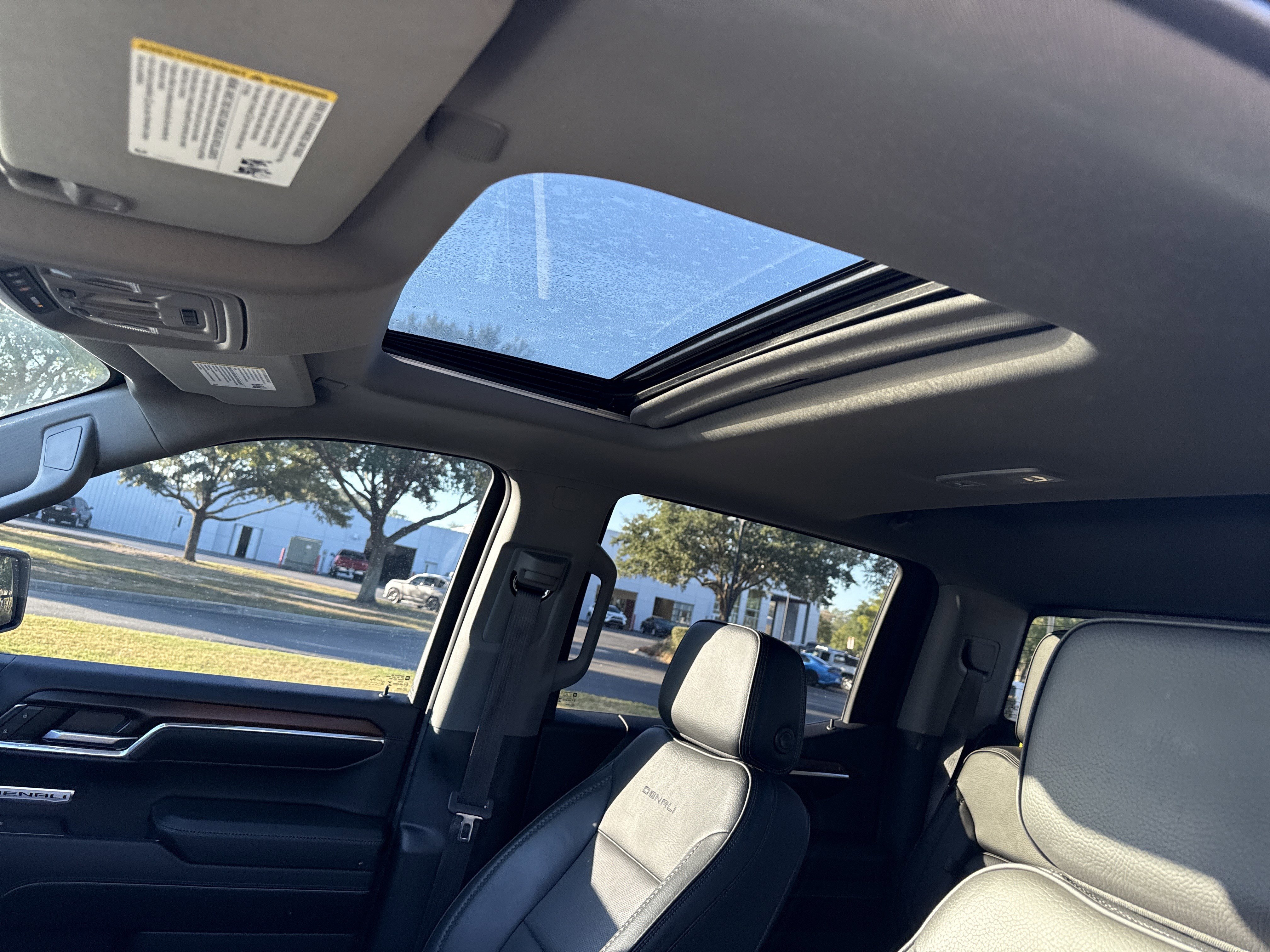 Used 2024 GMC Sierra 1500 Denali w/ Technology Package image 16