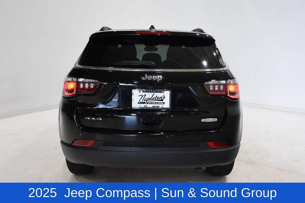 Used 2025 Jeep Compass Latitude w/ Sun & Sound Group AWD/4WD image 5