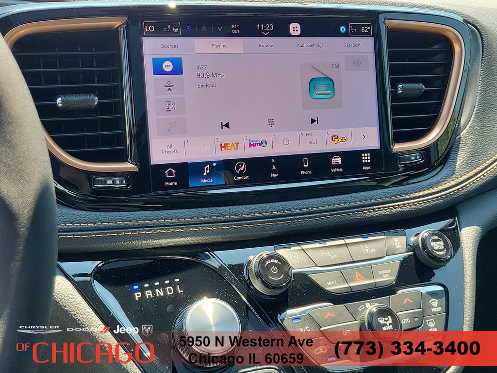 New 2027 Chrysler Pacifica Pinnacle w/ Theater Group AWD/4WD image 33