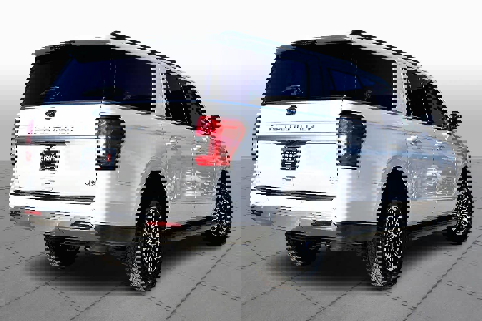 Used 2024 Ford Expedition Max XLT image 12