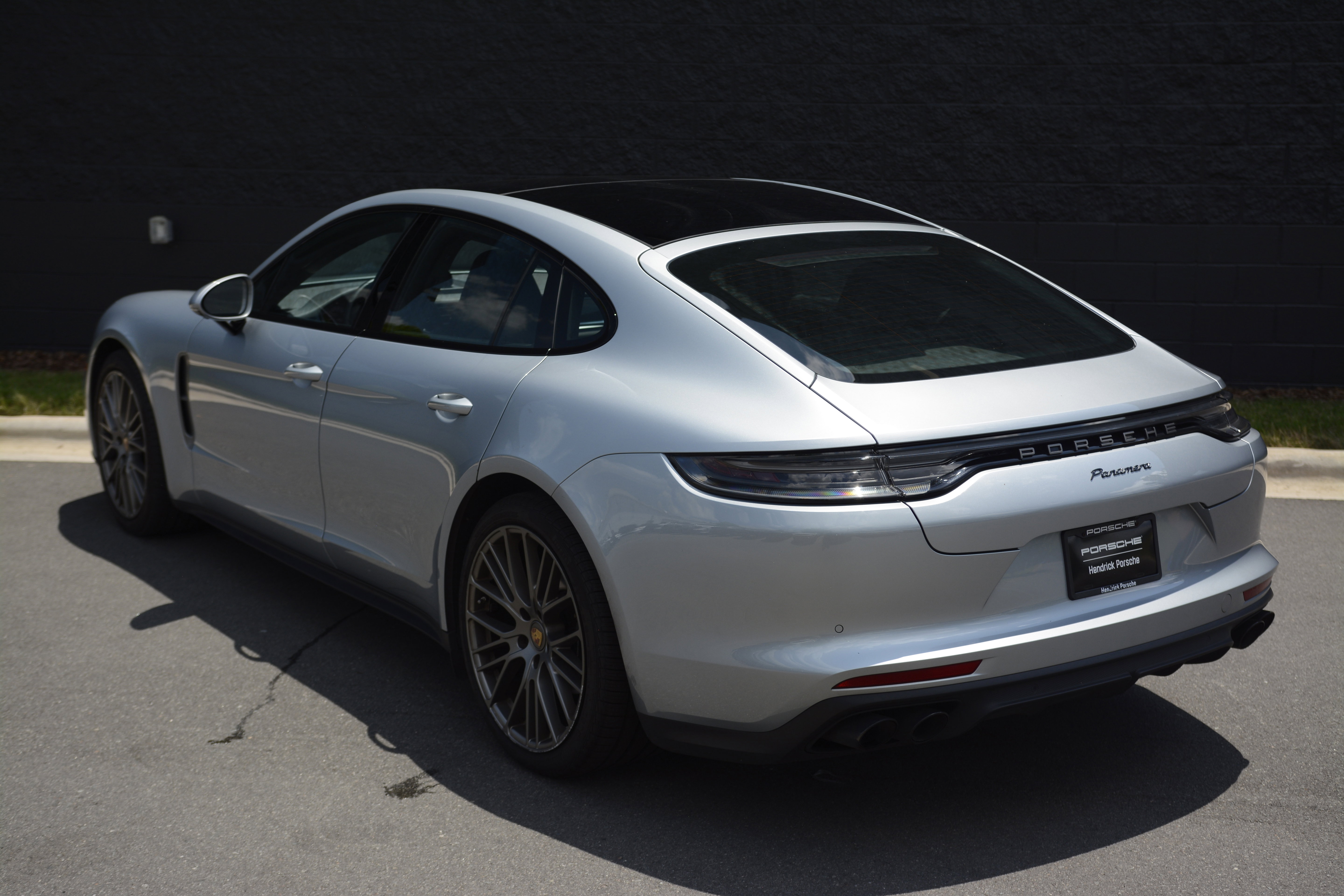Certified 2023 Porsche Panamera Platinum Edition RWD image 3