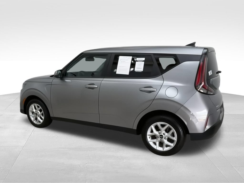Certified 2024 Kia Soul LX w/ Option Group 015 FWD image 7