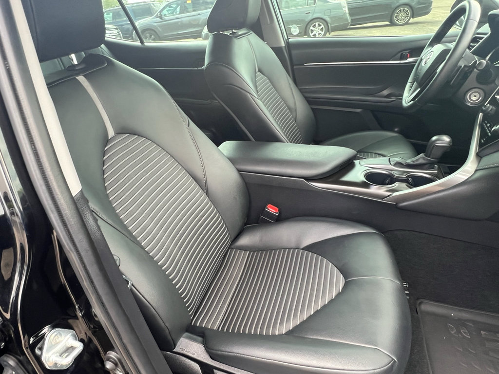 Used 2021 Toyota Camry SE image 11