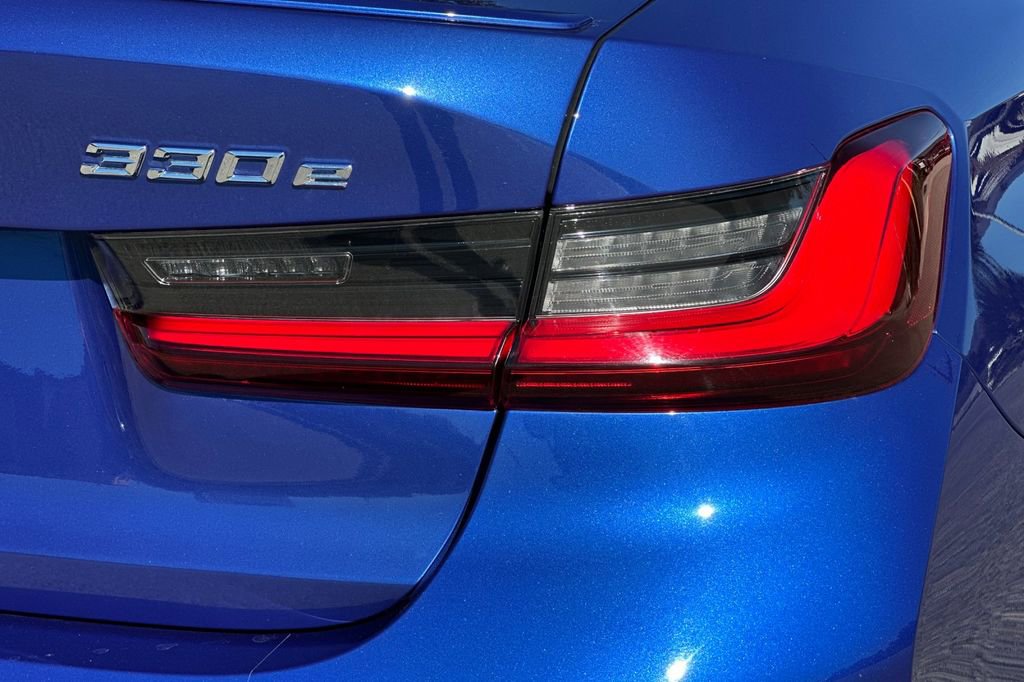 Used 2023 BMW 330e w/ M Sport Package image 32