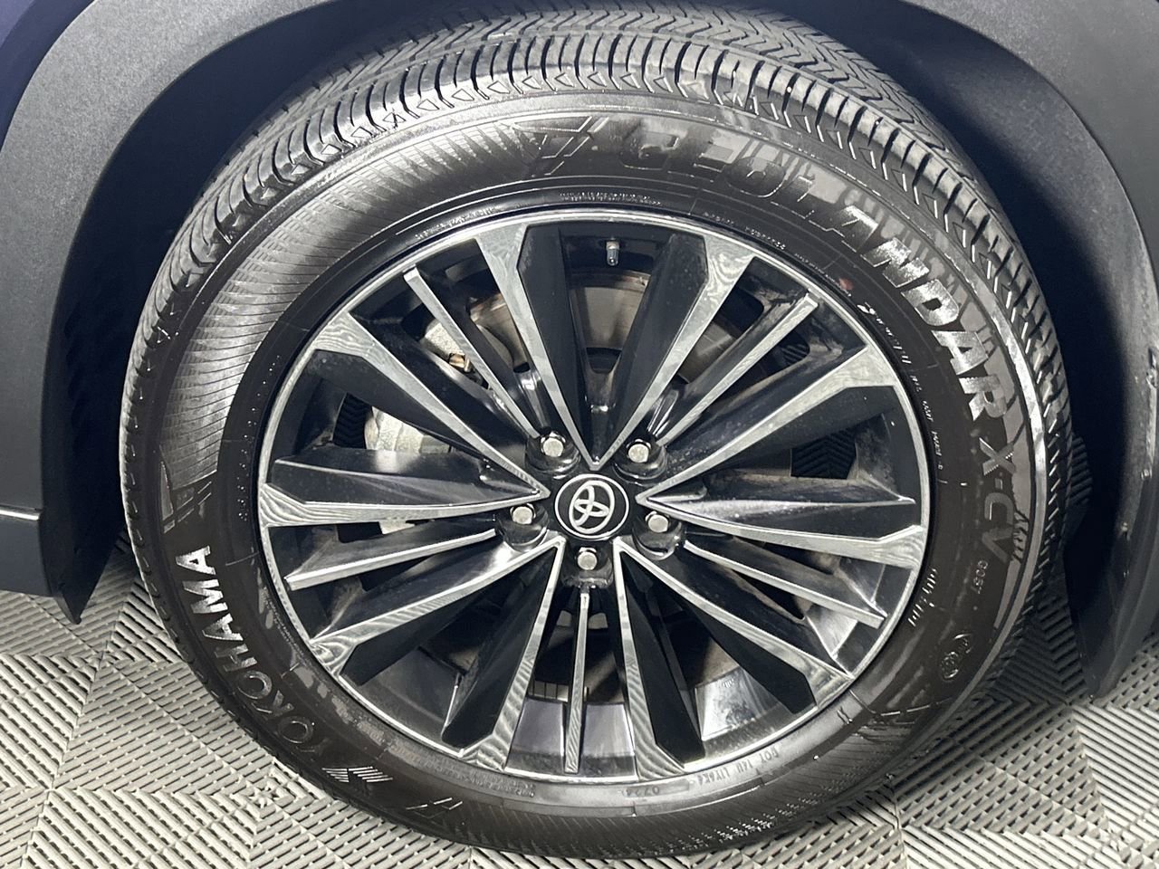 Used 2024 Toyota Grand Highlander AWD Hybrid image 10