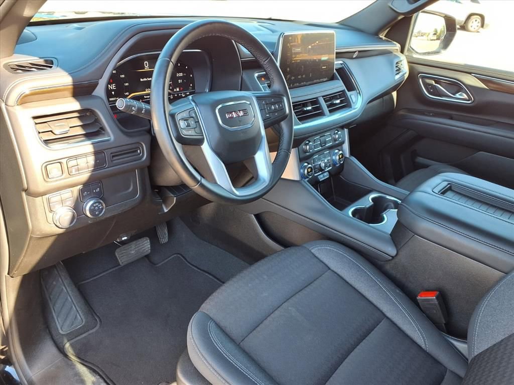 Used 2024 GMC Yukon XL SLE image 23