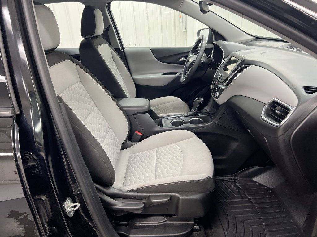 Used 2019 Chevrolet Equinox LS AWD/4WD image 21