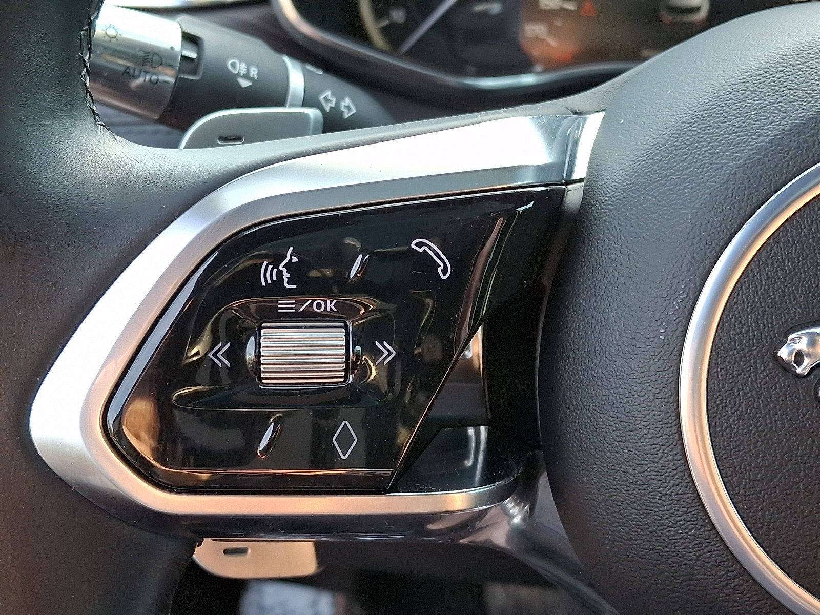 Used 2022 Jaguar F-PACE S AWD/4WD image 21