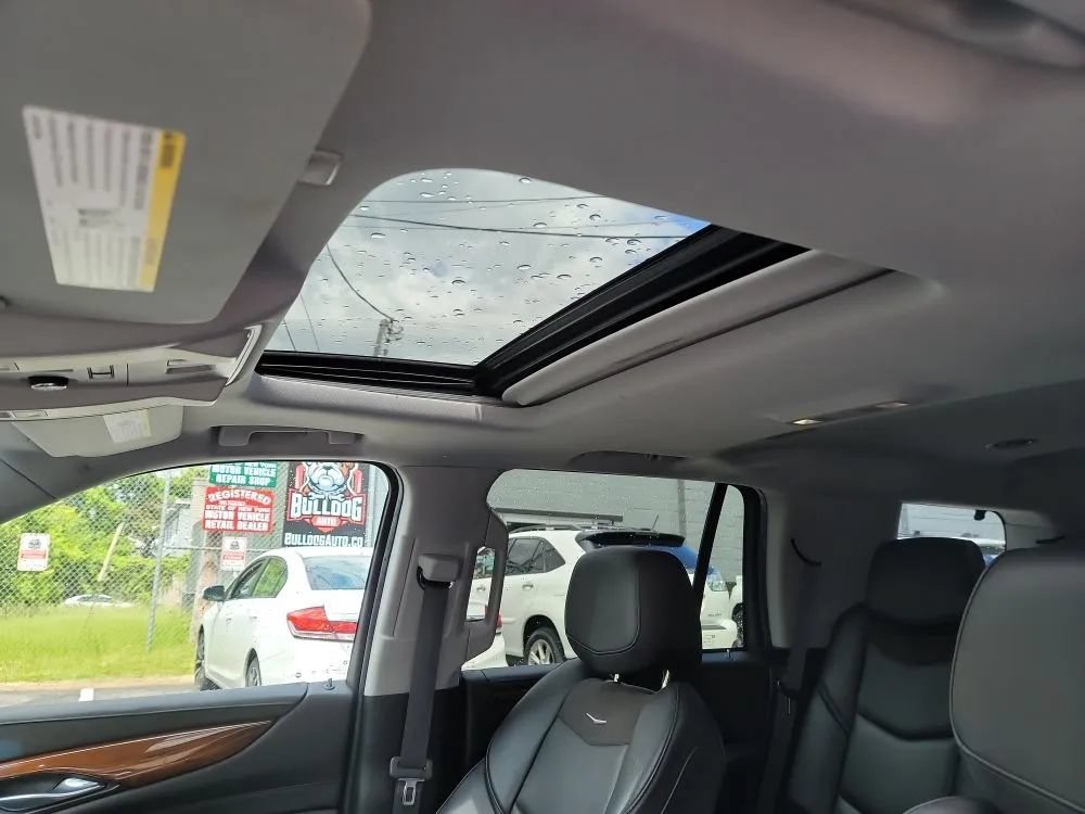 Used 2018 Cadillac Escalade Luxury AWD/4WD image 24