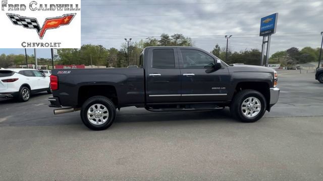 Used 2015 Chevrolet Silverado 2500 LTZ image 9