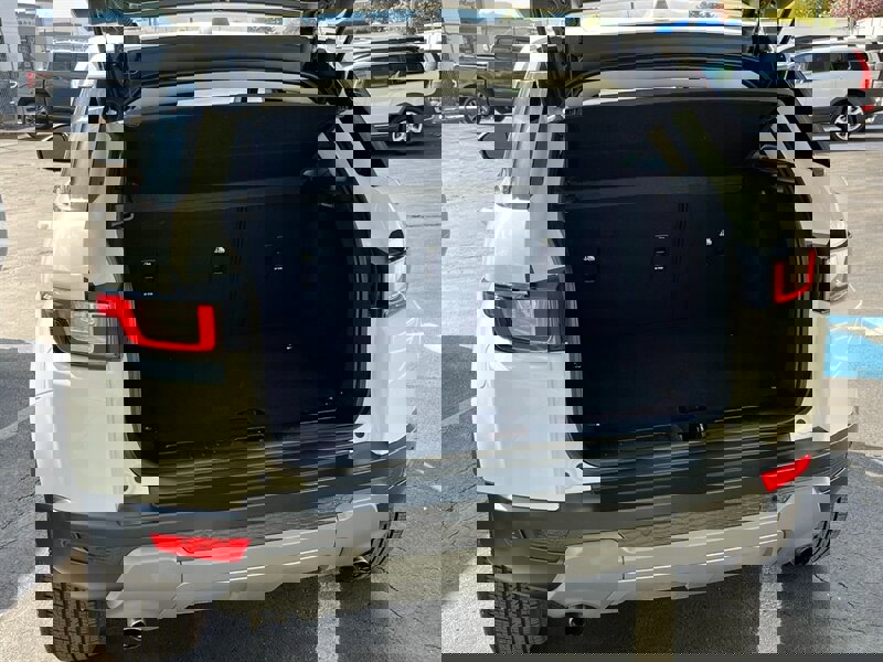 Used 2018 Land Rover Range Rover Evoque SE image 7