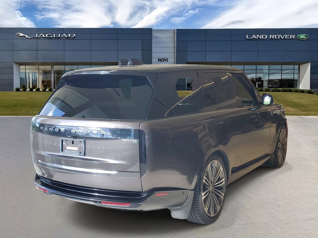 Used 2024 Land Rover Range Rover Autobiography AWD/4WD image 3
